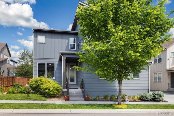 Exterior, Facade, American Foursquare