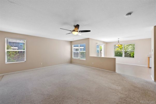 Empty room, Interior, Pendant Lights