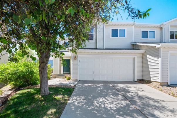 Attached, Exterior, Facade, Ranch
