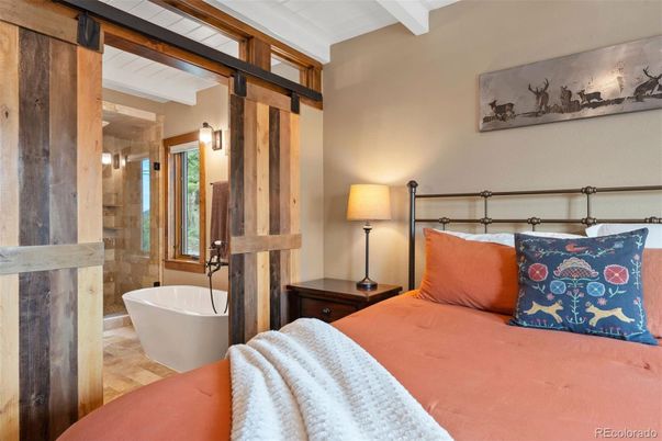 Bathroom, Bedroom, Free Standing Baths, Interior