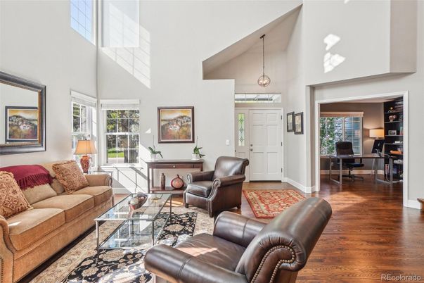 Interior, Living room, Pendant Lights, Wood Texture Flooring