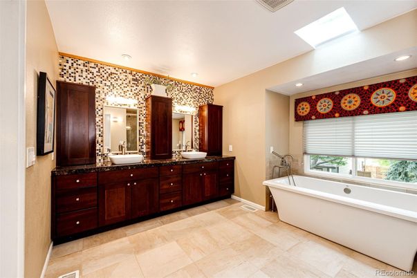 Bathroom, Dual Sink Vanities, Free Standing Baths, Interior, Recessed Lighting