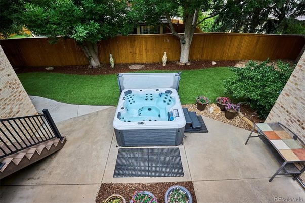 Exterior, Hot Tub