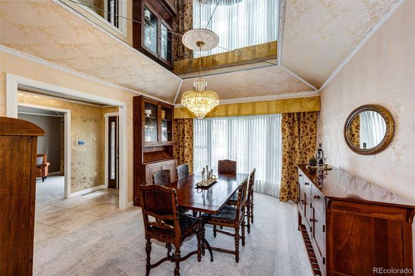 Chandelier, Dining room, Interior, Pendant Lights