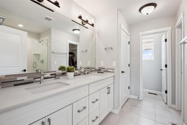 Bathroom, Dual Sink Vanities, Interior, Recessed Lighting