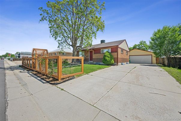 Detached Garage, Exterior