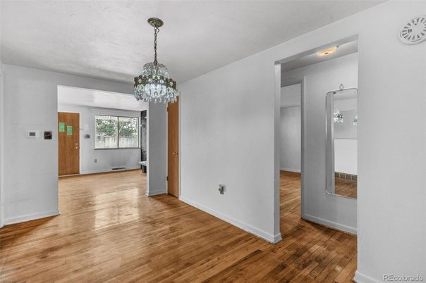 Chandelier, Empty room, Interior, Wood Texture Flooring