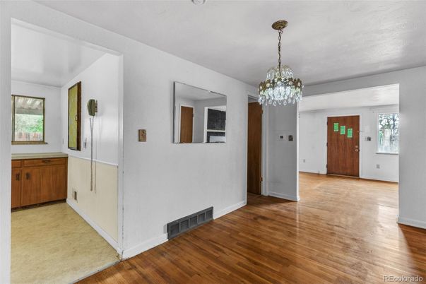 Chandelier, Empty room, Interior, Wood Texture Flooring