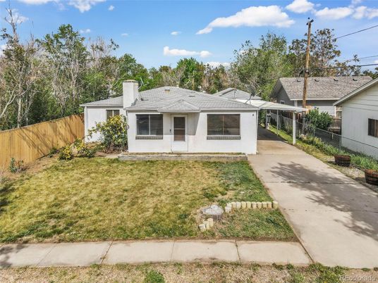Backyard, Exterior, Facade, Ranch