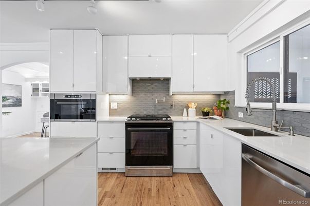 Interior, Kitchen, Stainless Steel Appliances, Wood Texture Flooring
