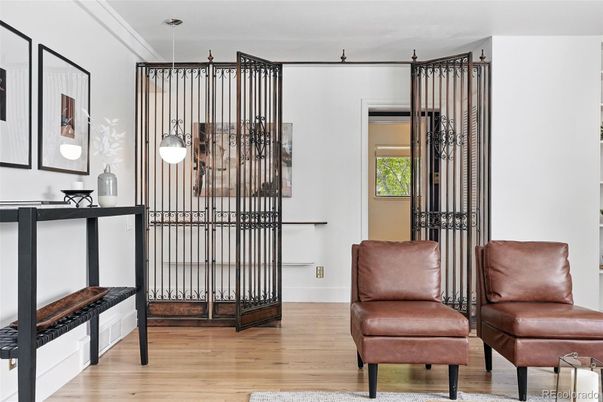 Interior, Pendant Lights, Wood Texture Flooring