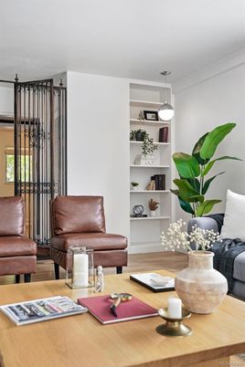 Interior, Pendant Lights, Wood Texture Flooring