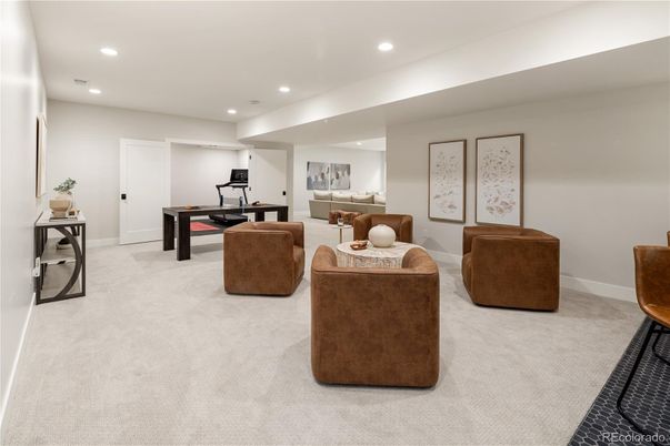 Fitness Equipment, Interior, Living room, Recessed Lighting