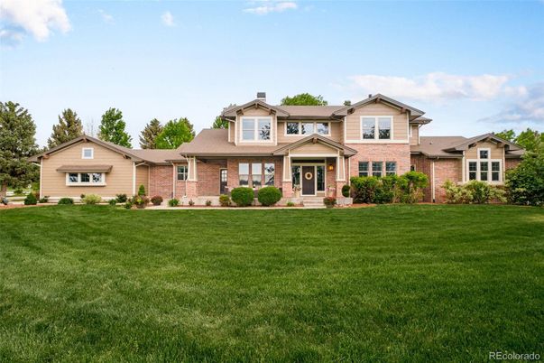 Backyard, Exterior, Facade, Brick Facade, Brick Traditional