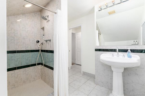 Bathroom, Interior, Marble, Marble Walls, Recessed Lighting