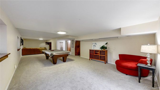 Billiard Table, Game Room, Interior