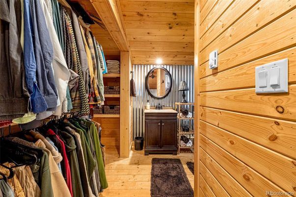Bathroom, Interior, Walk-in Closets, Wooden Ceilings, Wood Texture Flooring, Wooden Walls