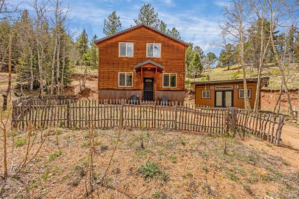 Backyard, Exterior, Facade, Log Home