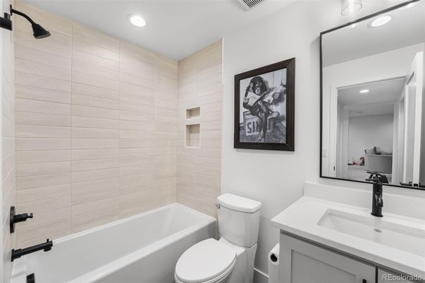 Bathroom, Interior, Recessed Lighting