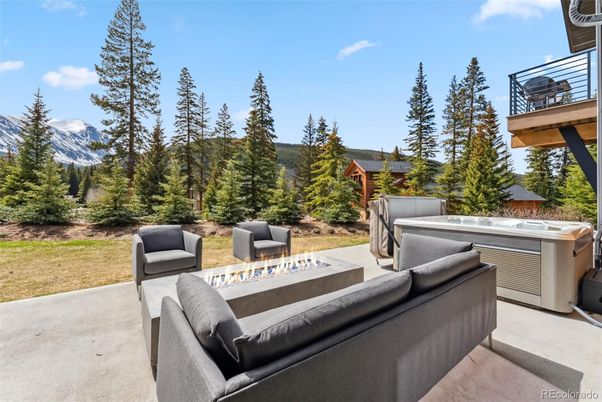 Exterior, Hot Tub