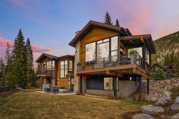 Backyard, Exterior, Facade, Modern