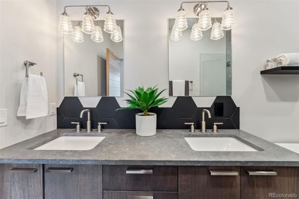 Bathroom, Dual Sink Vanities, Interior