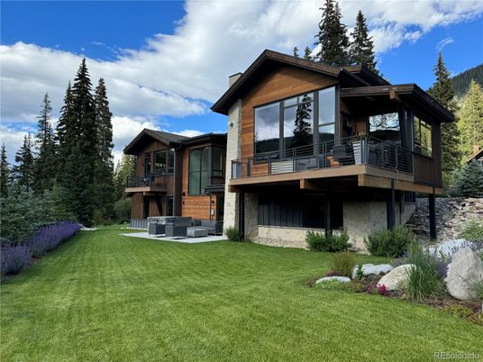 Backyard, Exterior, Facade, Modern