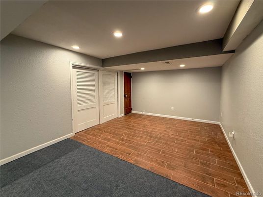 Empty room, Interior, Recessed Lighting, Wood Texture Flooring