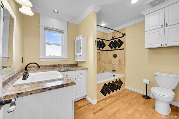 Bathroom, Interior, Recessed Lighting, Wood Texture Flooring