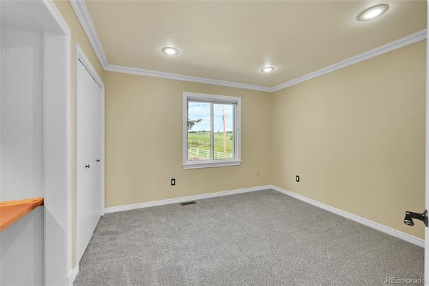 Empty room, Interior, Recessed Lighting