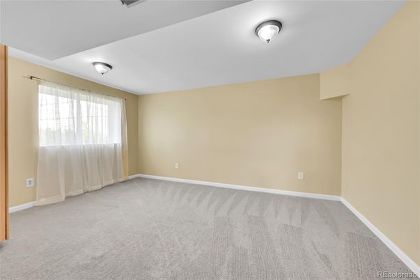 Empty room, Interior