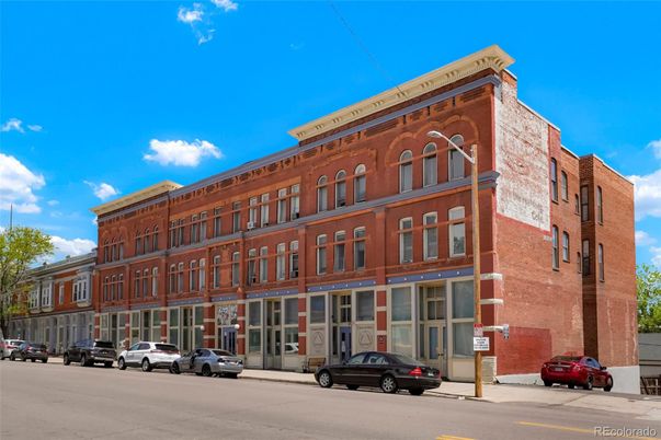 Exterior, Facade, Chicago School