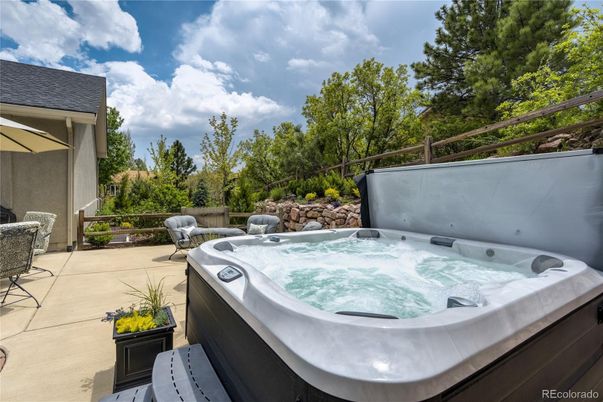 Exterior, Hot Tub