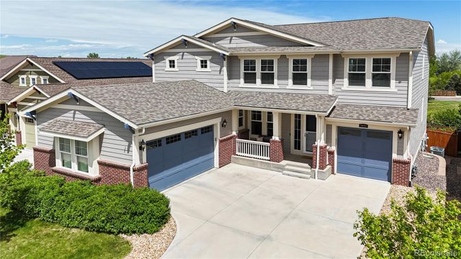 Attached, Exterior, Facade, Solar Panels, American Craftsman