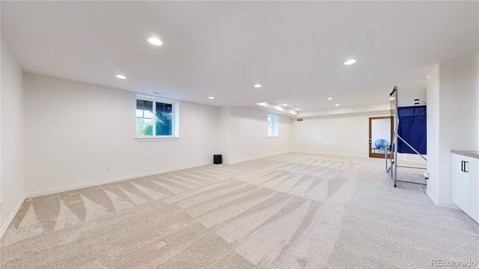 Empty room, Interior, Recessed Lighting