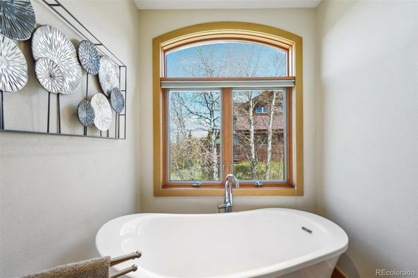 Bathroom, Free Standing Baths, Interior