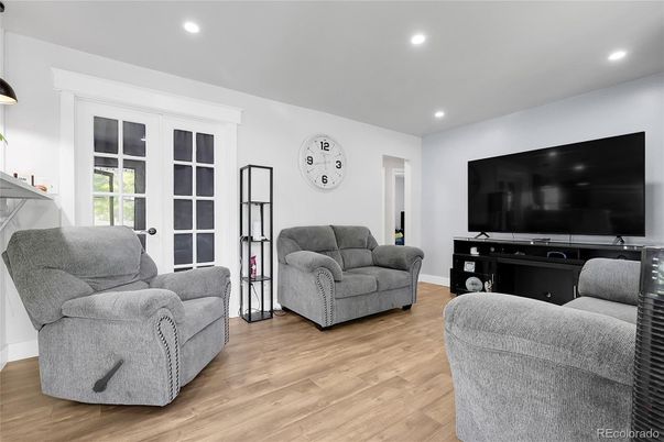 Interior, Living room, Recessed Lighting, Wood Texture Flooring