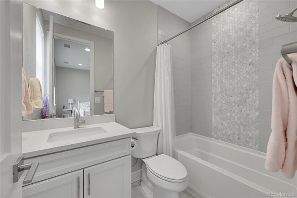 Bathroom, Interior, Recessed Lighting