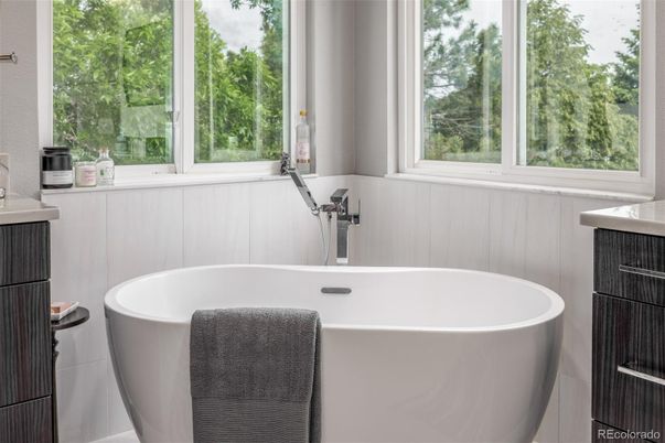 Bathroom, Free Standing Baths, Interior