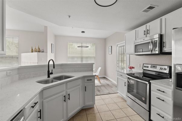 Interior, Kitchen, Pendant Lights, Wood Texture Flooring