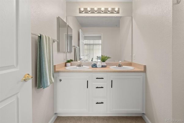 Bathroom, Dual Sink Vanities, Interior