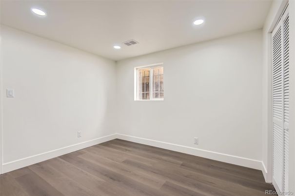 Empty room, Interior, Recessed Lighting, Wood Texture Flooring