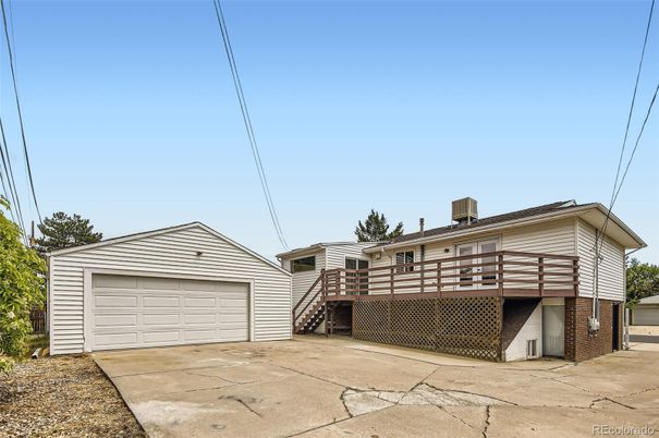 Detached Garage, Exterior