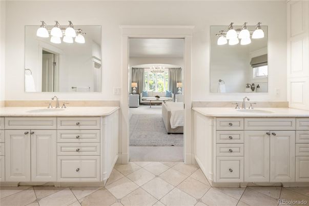 Bathroom, Dual Sink Vanities, Interior