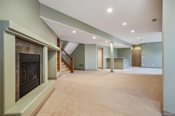 Empty room, Interior, Recessed Lighting
