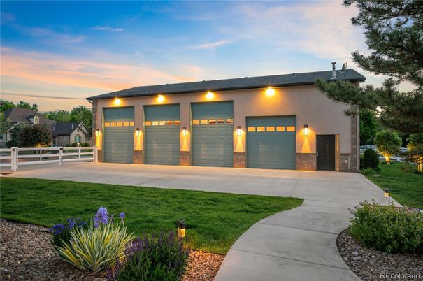 Detached Garage, Exterior