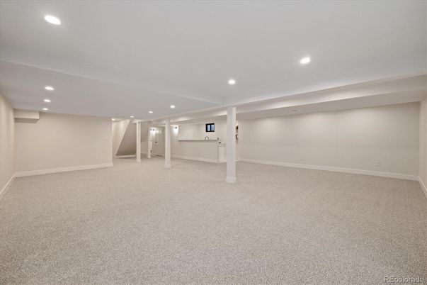 Empty room, Interior, Recessed Lighting