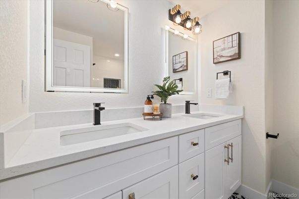 Bathroom, Dual Sink Vanities, Interior, Recessed Lighting