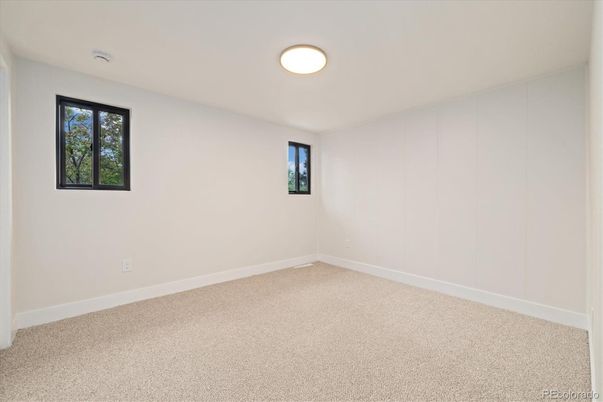 Empty room, Interior