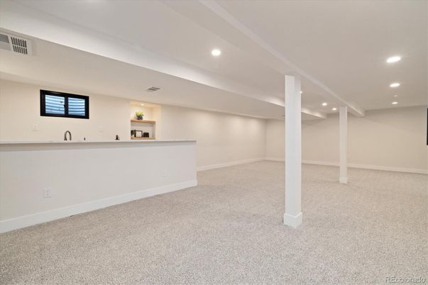 Empty room, Interior, Recessed Lighting
